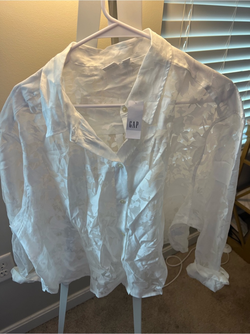 GAP White Sheer Floral Jacquard Button-Down Blouse
